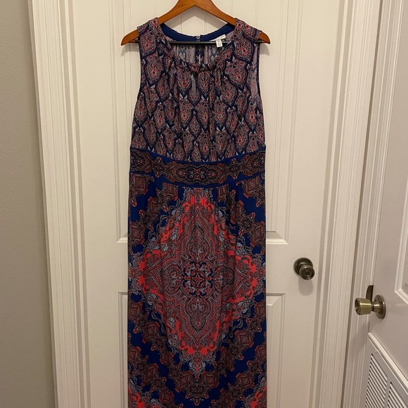 Patterned Dress - Picture 2 of 4